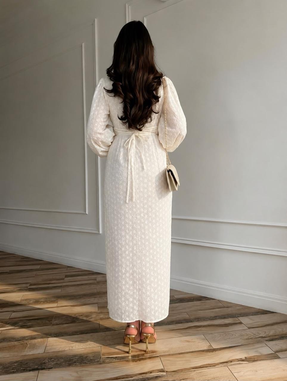 robe longue crème  en broderie florale